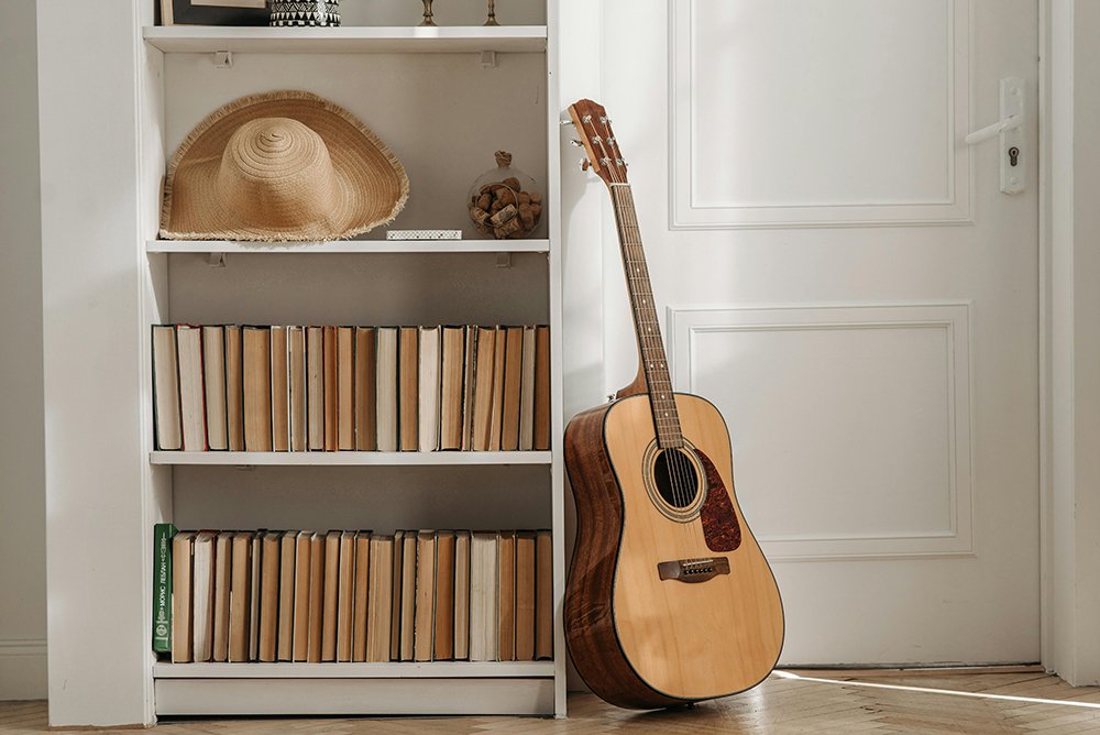 How Seattle’s Guitar Shops Reflect Neighborhoods hero image