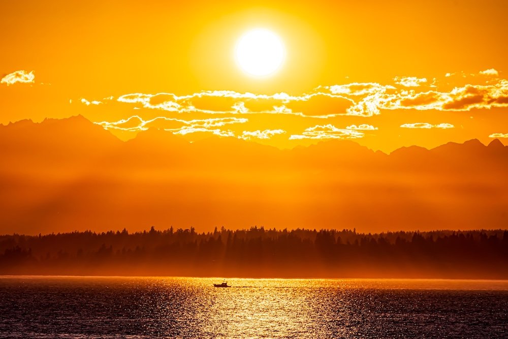 Wildfire smoke over Seattle homes