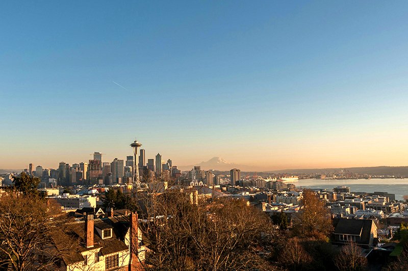 Seattle Housing Market Update: What Sub-6% Interest Rates Mean for Buyers and Sellers hero image